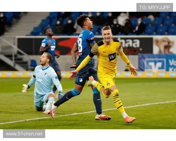 多特蒙德战术失衡与阵容缺陷交织,争冠形势受挫折射体系稳定性危机 多特蒙德战术失衡与阵容缺陷交织,争冠形势受挫折射体系稳定性危机