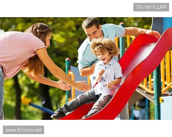 汪顺泳池边买了亲子游乐场？这生活真是普通人想象不到的狂野