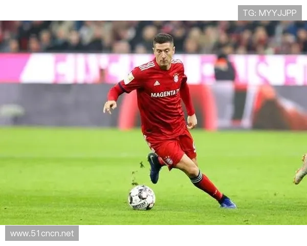 莱万每次买衣服钱包都瘪，这波花销也太解气了吧！